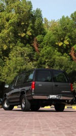 1999 Chevrolet Suburban 2500 LS - 151k km