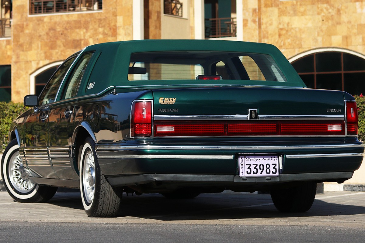 1993 Lincoln Town Car Signature Series - 86k km