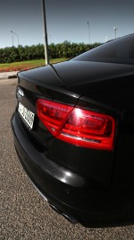 2013 Audi S8 - 56k km