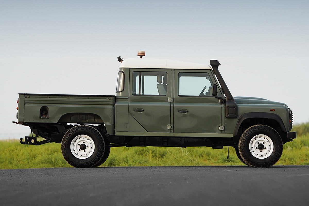 2015 Land Rover Defender 130 - 29k km