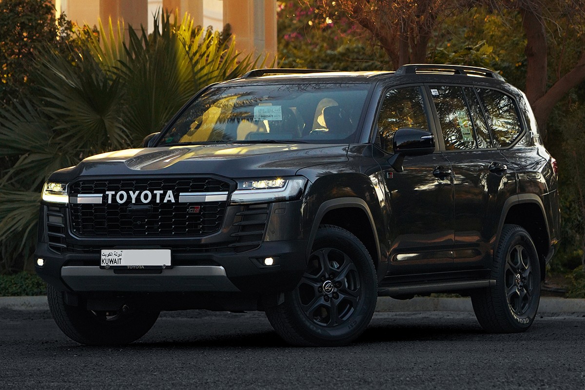 2022 Toyota Land Cruiser GR Sport Black Edition - 93 km only