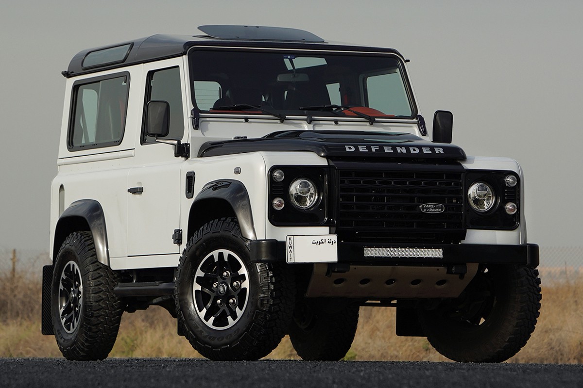 2016 Land Rover Defender Adventure 90 - 8820 km