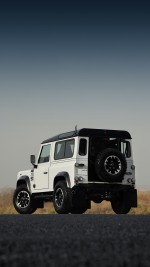 2016 Land Rover Defender Adventure 90 - 8820 km