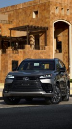 2022 Lexus LX600 VIP - 485 km only