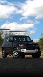 2023 Land Rover Defender 110 SE - 78 km only