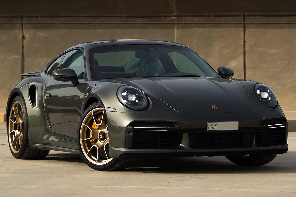 2023 Porsche 911 Turbo S Coupe - 2470 km only