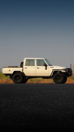 2023 Toyota Land Cruiser LC79 Pickup - 33k km