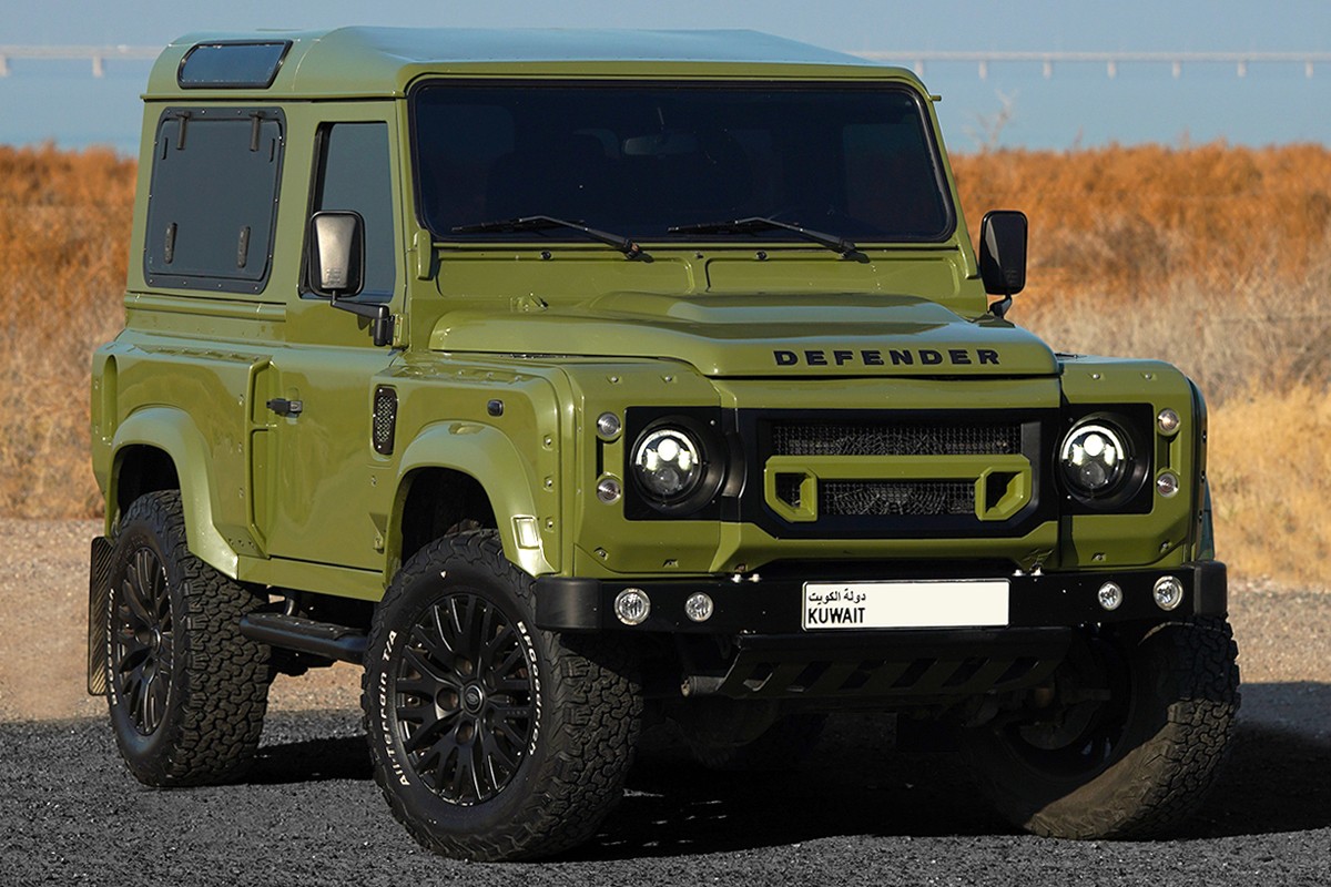 2013 Land Rover Defender 90 Kahn - 131k km