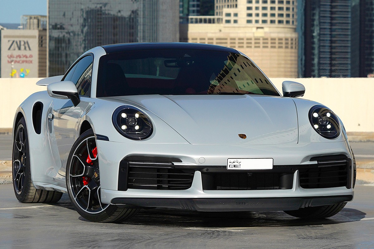 2024 Porsche 911 Turbo Coupe - 427 km Only