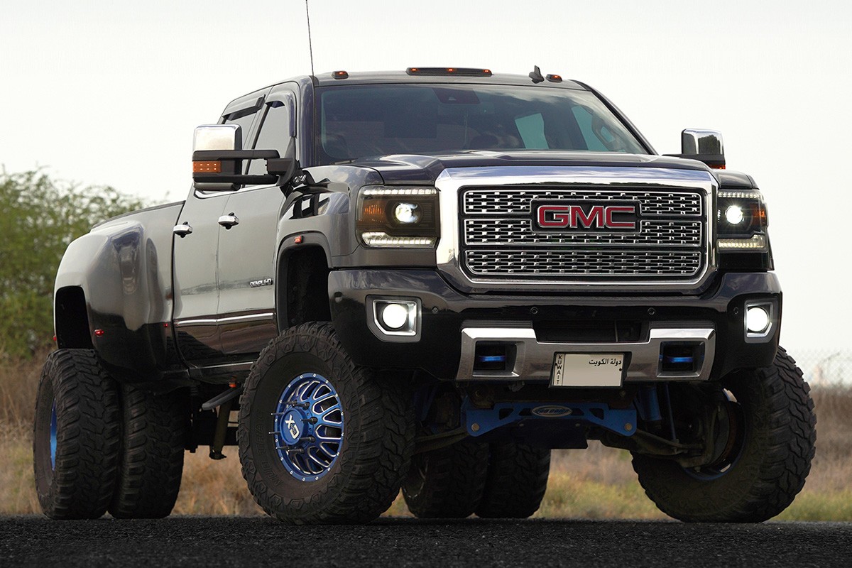 2015 GMC Sierra 3500 HD Denali - 137k km