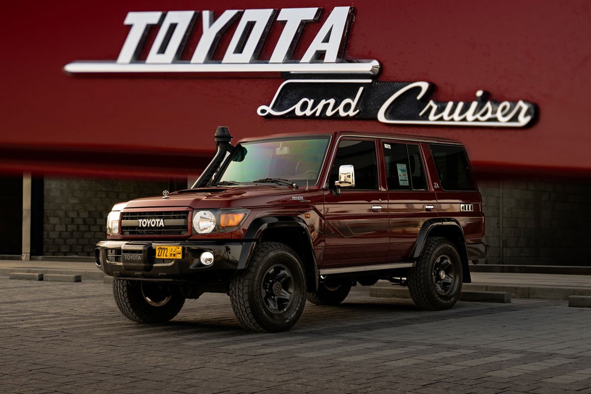 2022 Toyota Land Cruiser LC76 Wagon 70th Anniversary - 60k km