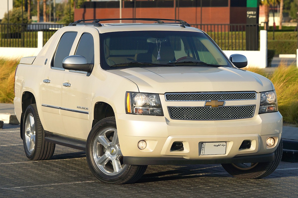 2013 Chevrolet Avalanche LTZ Black Diamond Edition - 48k Mile