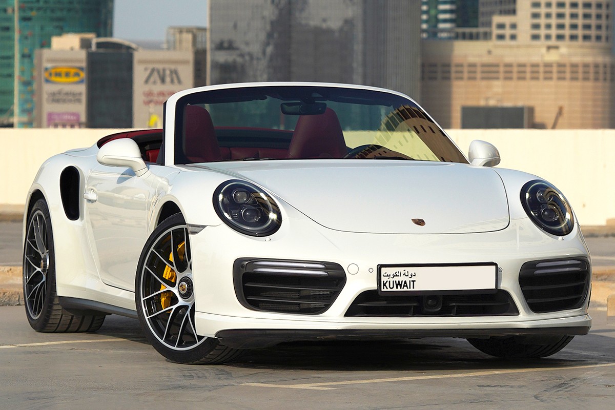 2017 Porsche 911 Turbo S Cabriolet - 25k km