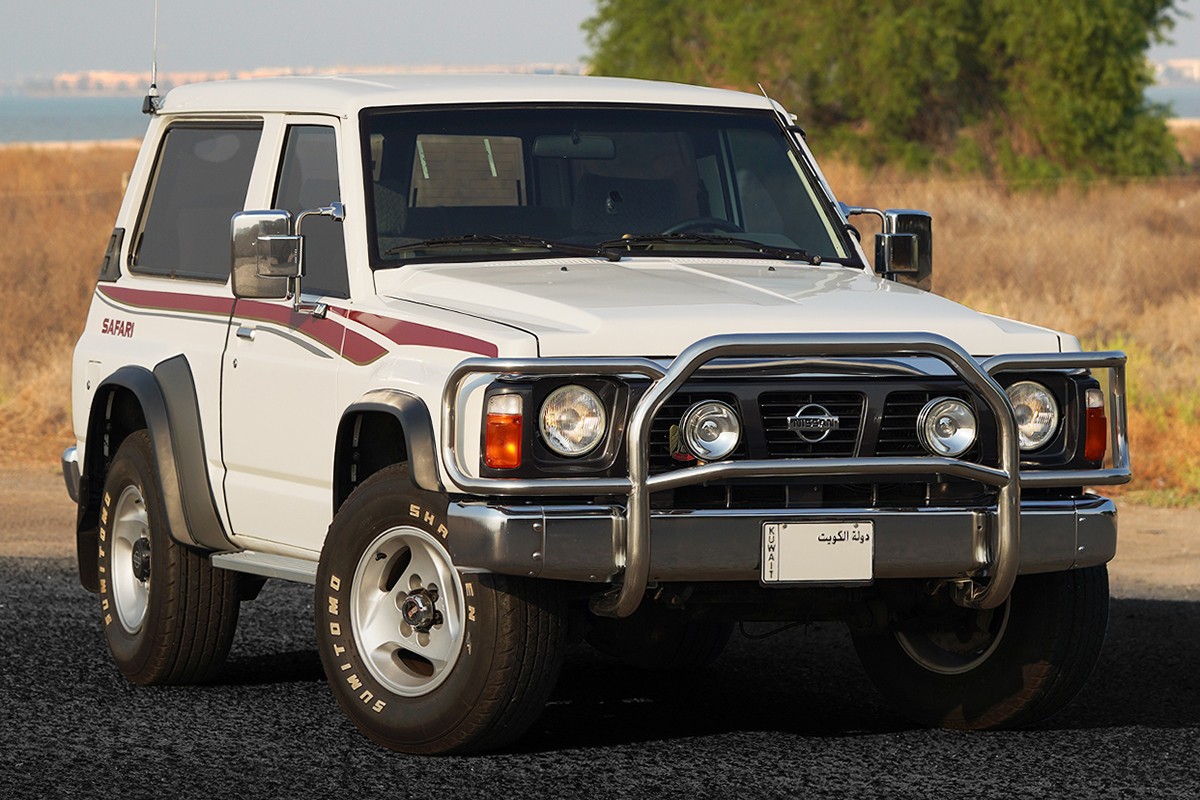 1993 Nissan Safari 2-Door White