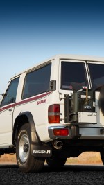 1993 Nissan Safari 2-Door White