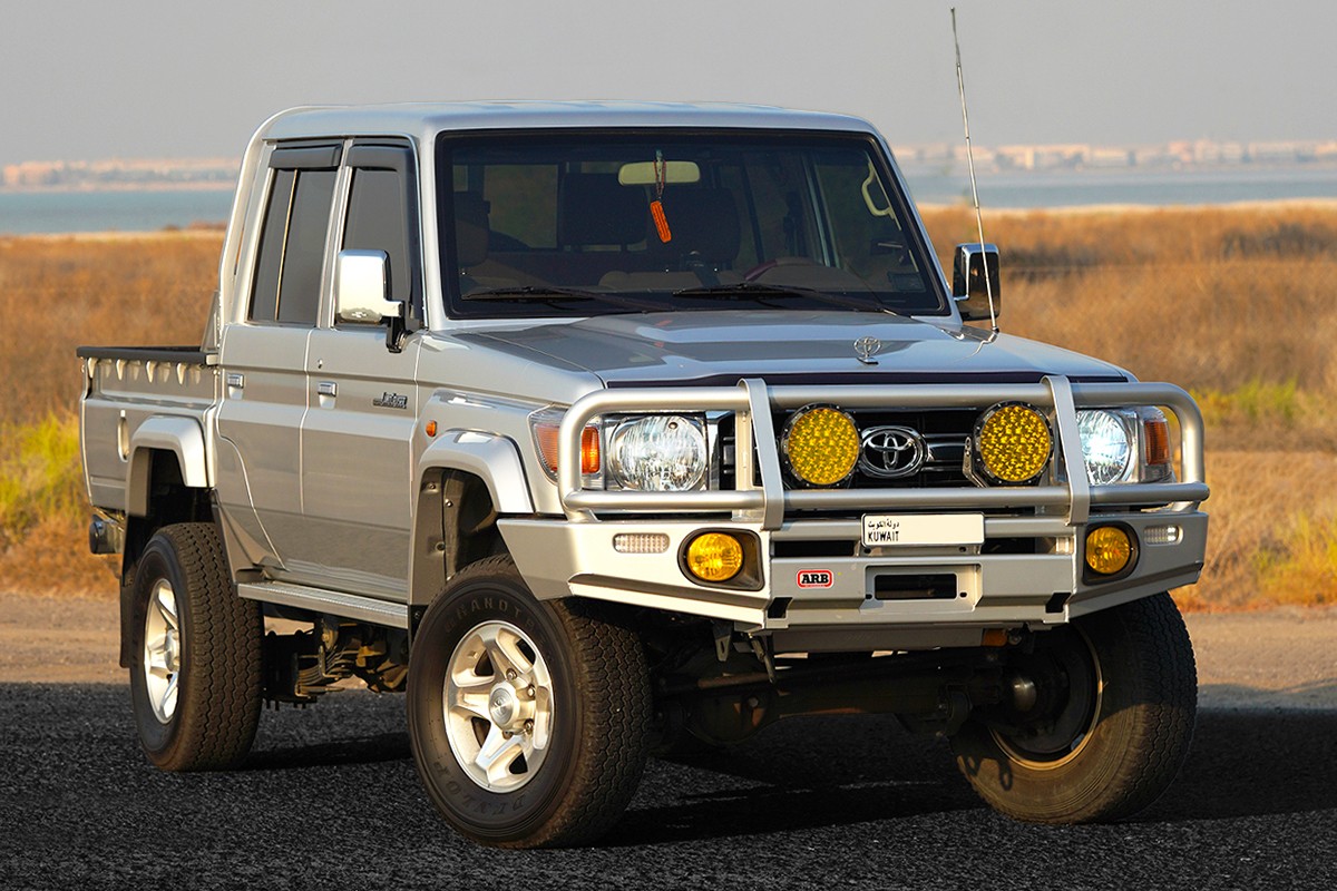 2021 Toyota Land Cruiser LC70 LX Pickup - 65k km