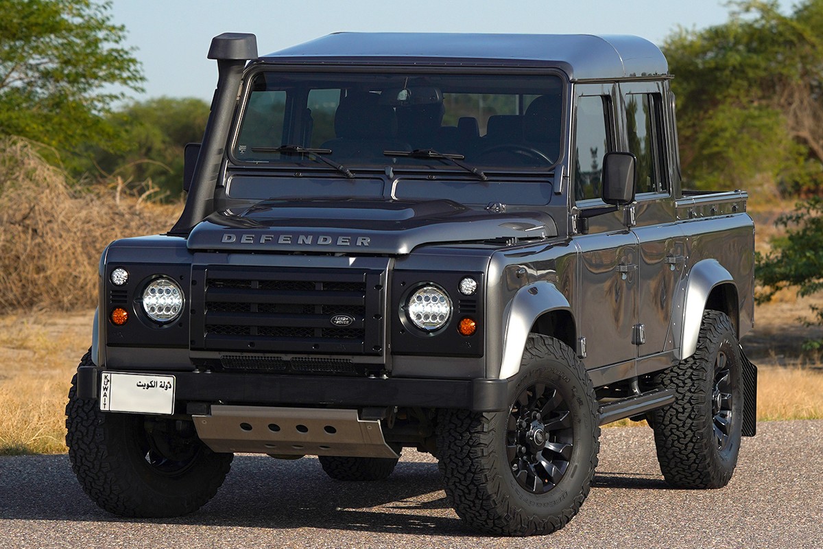 2015 Land Rover Defender 110 Pickup - 47k km