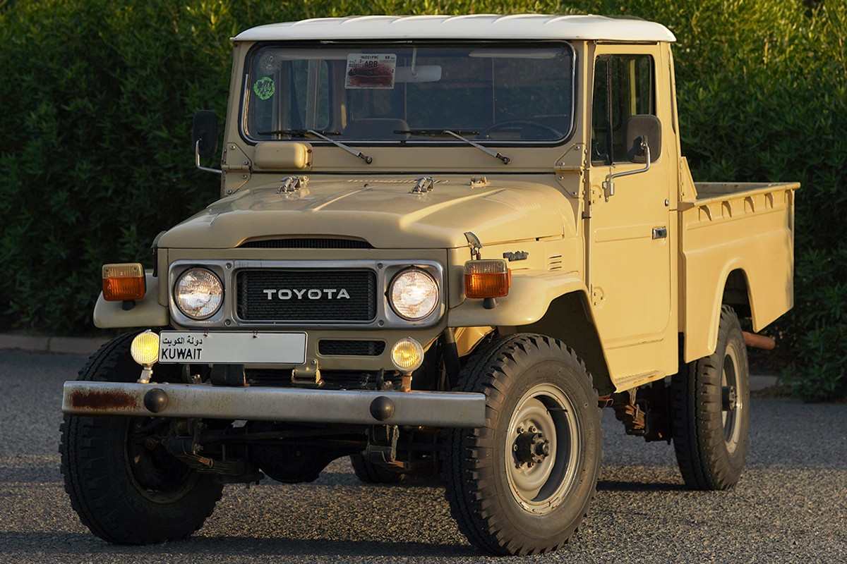 1982 Toyota Land Cruiser FJ45 Pickup