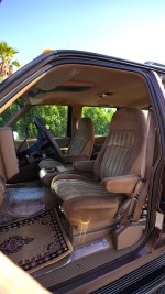 1994 Chevrolet Suburban 2500 SLE - 81k km