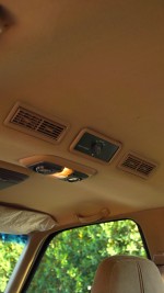 1994 Chevrolet Suburban 2500 SLE - 81k km