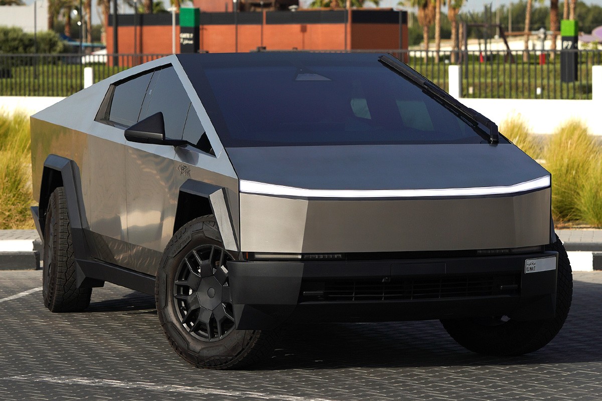 2024 Tesla Cybertruck Foundation Series - 12k km
