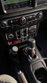 2023 Jeep Gladiator Sand Runner - 5,866 km only