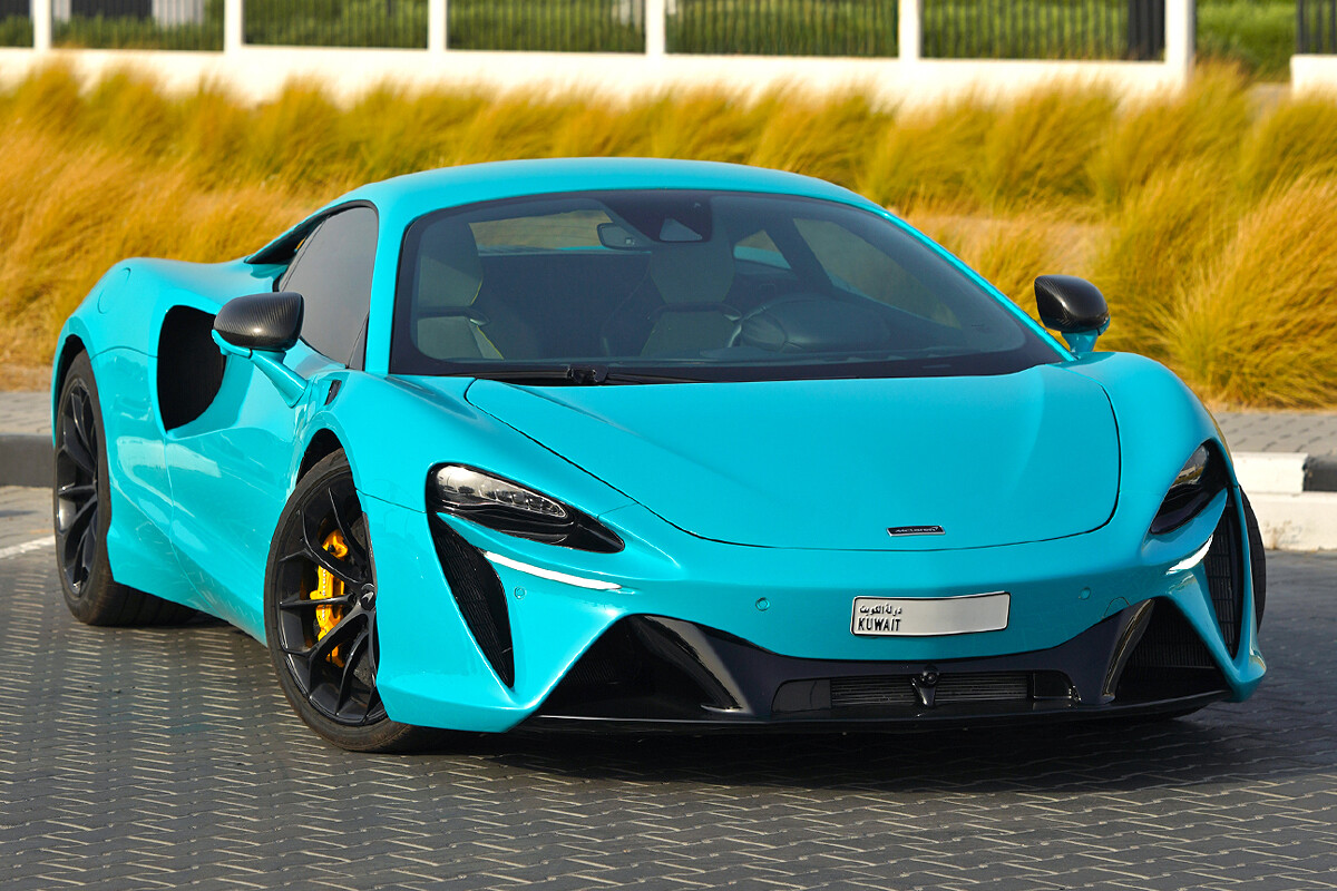 2023 McLaren Artura - 6,649 km only