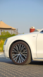 2013 Audi A8 L W12 Quattro - 59k km