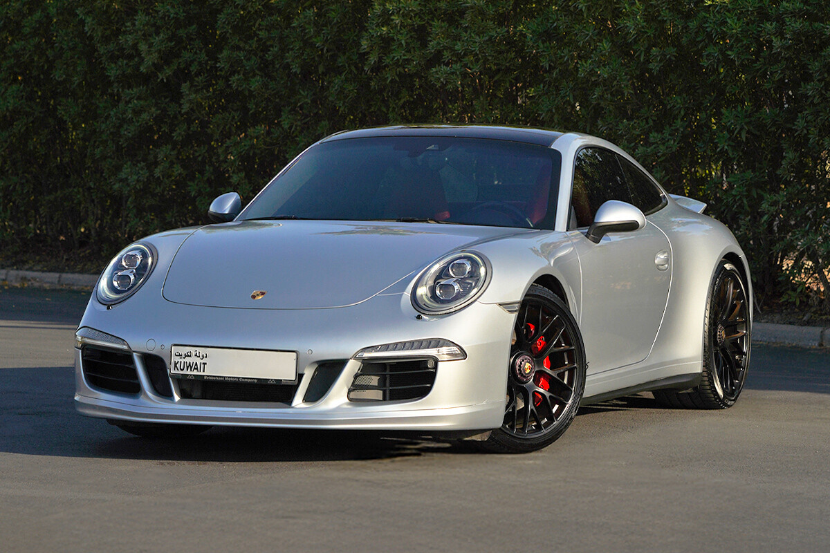 2015 Porsche 911 Carrera GTS - 52k km