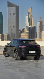 2020 Porsche Cayenne Lightweight Sport Carbon Fiber - 100k km