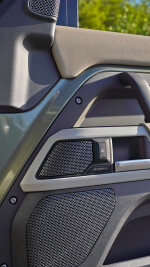 2022 Land Rover Defender 110 SE - 76k km
