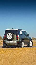 2022 Land Rover Defender 110 SE - 76k km