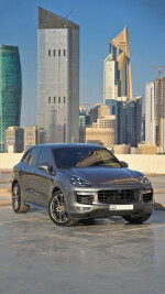 2016 Porsche Cayenne GTS - 108k km