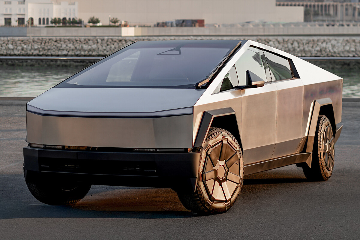 2025 Tesla Cybertruck Foundation Series - 1,100 km only