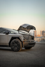 2025 Tesla Cybertruck Foundation Series - 1,100 km only