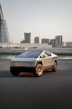 2025 Tesla Cybertruck Foundation Series - 1,100 km only