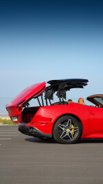 2016 Ferrari California T - 7,177 km only