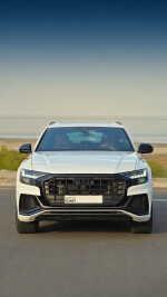 2023 Audi Q8 S line quattro - 24k km