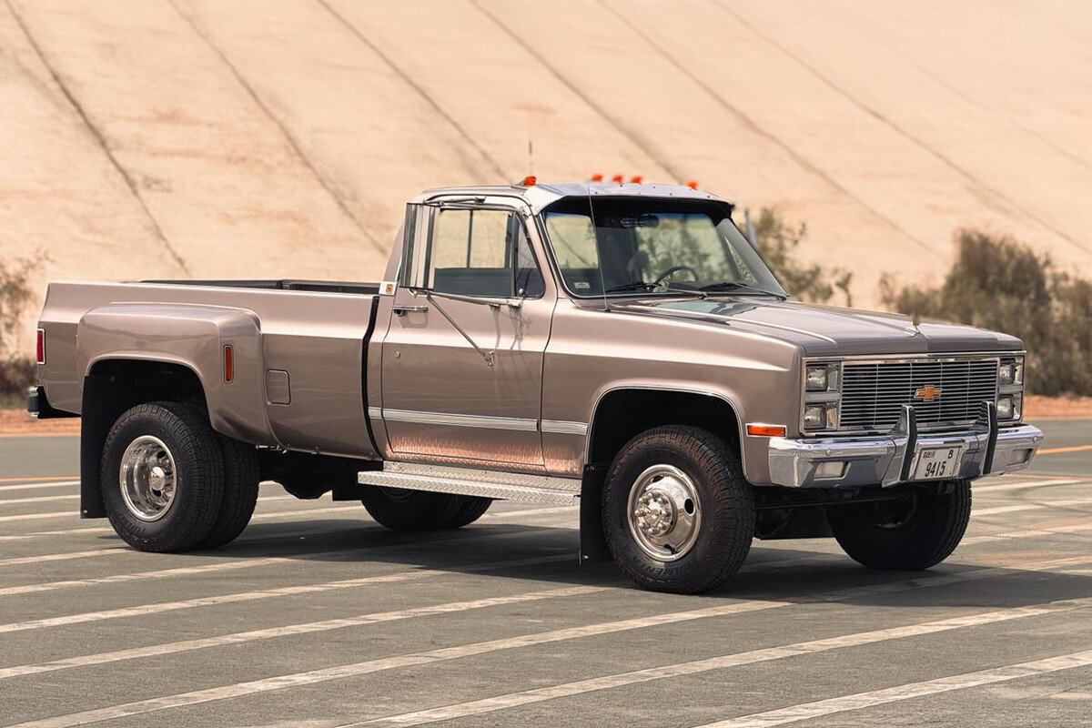 1981 Chevrolet Silverado K30 Dually - 13k km