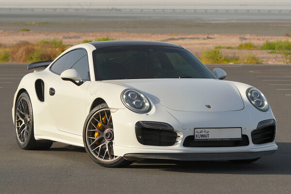 2014 Porsche 911 Turbo S Coupe - 100k km