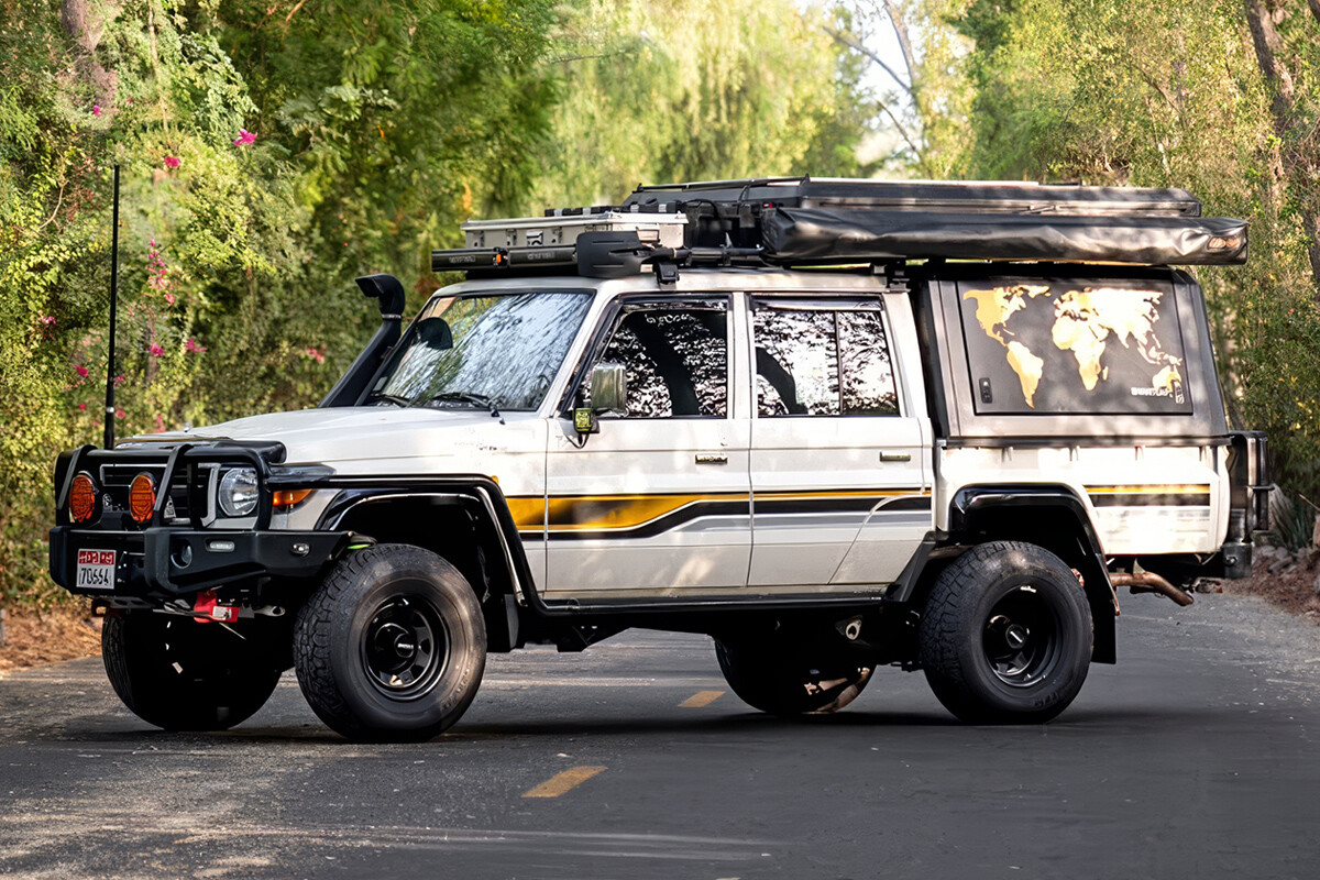 2022 Toyota Land Cruiser LC79 Pickup - 60k km